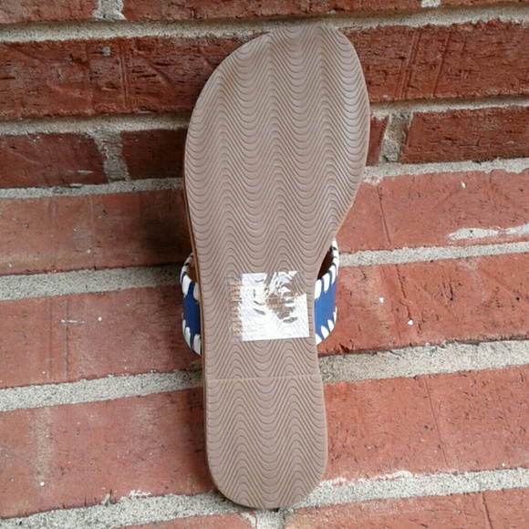 University of Michigan College Go Blue Flip Flops - Picture 4 of 5